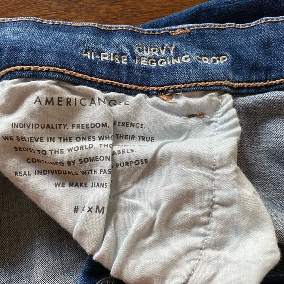 American Eagle Curvy
Hi Rise crop jeans - Picture 5 of 8